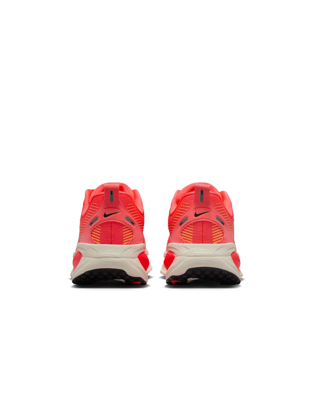 Nike Women's Vomero 18 – Hot Lava