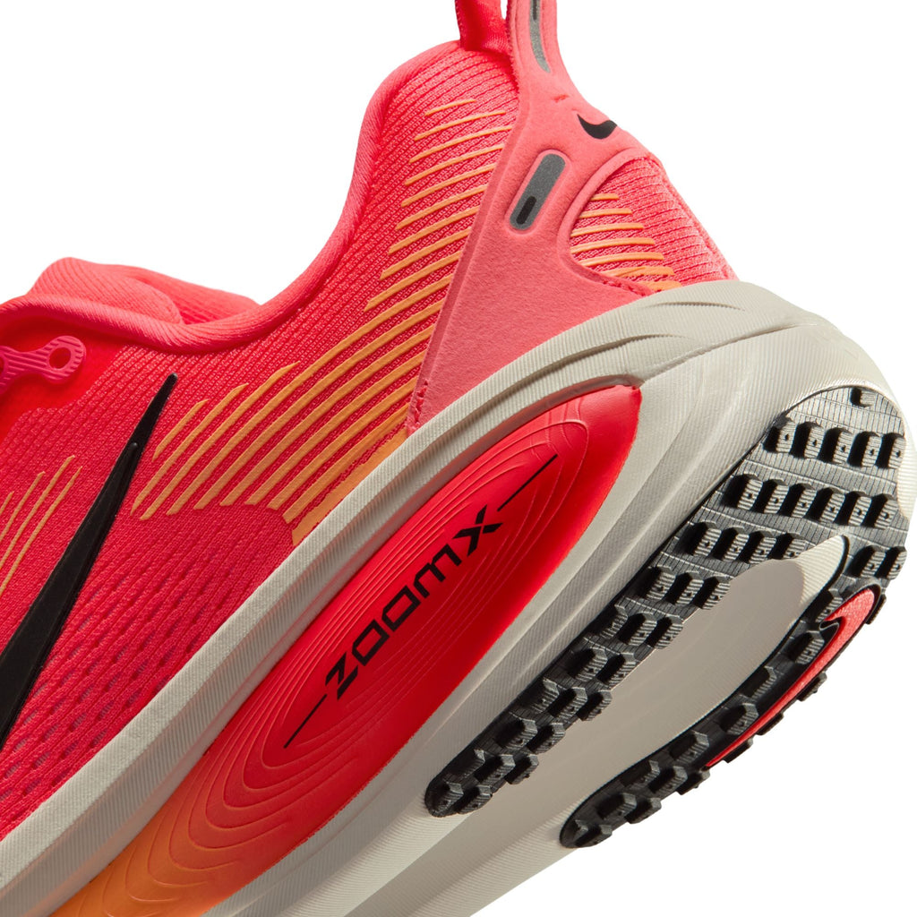 Nike Women's Vomero 18 – Hot Lava