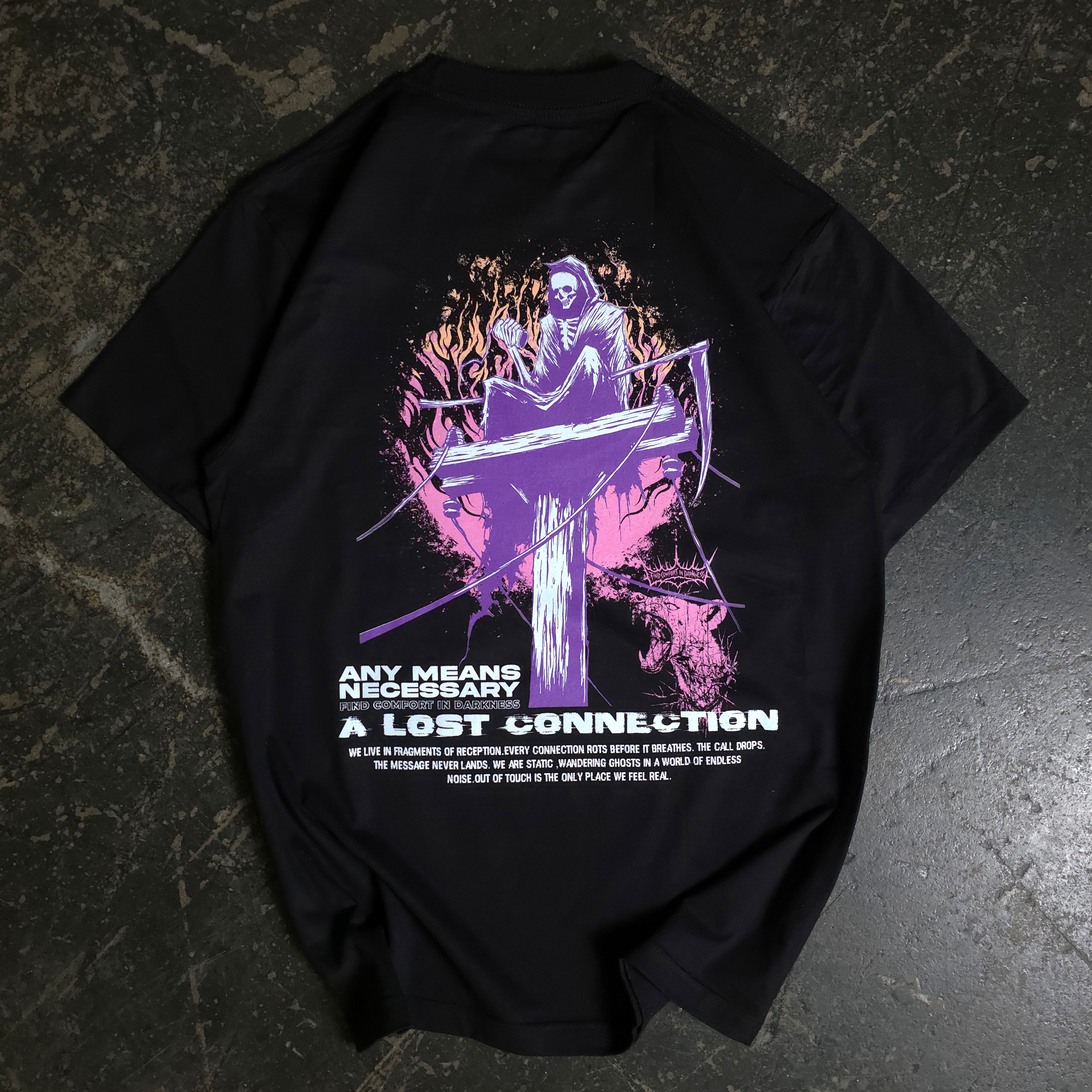 Lost Connection Graphic T-Shirt